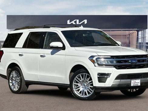 Used 2024 Ford Expedition Limited image 2