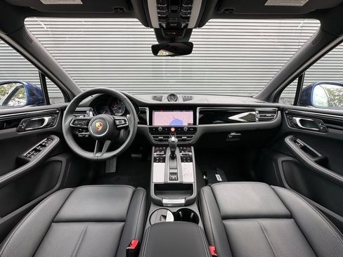 Used 2026 Porsche Macan AWD/4WD image 6