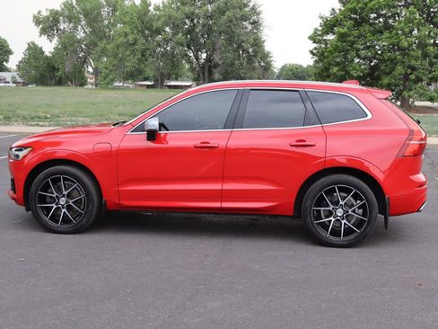 Used 2018 Volvo XC60 T8 R-Design w/ Convenience Package AWD/4WD image 9