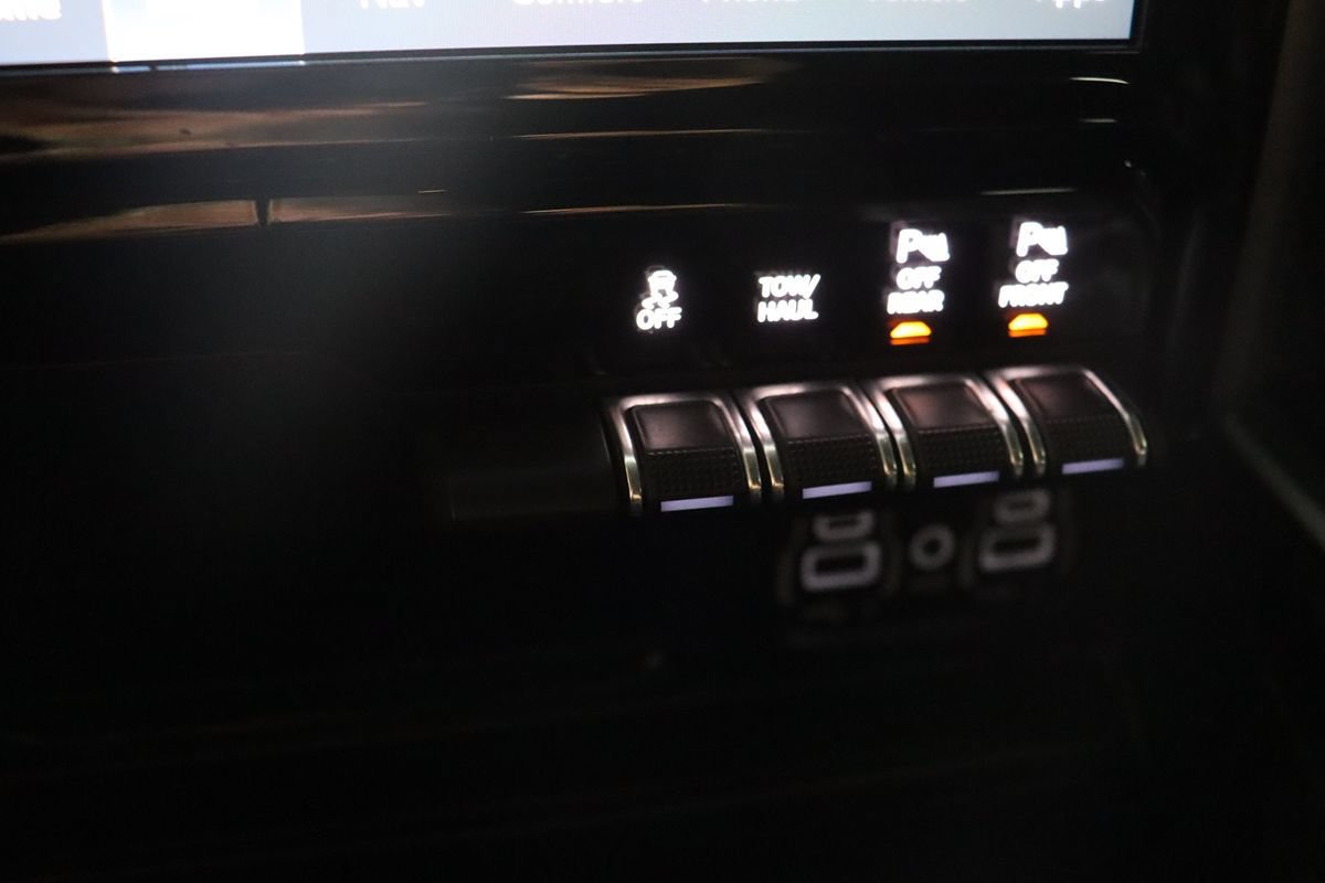 Used 2022 RAM 1500 Big Horn AWD/4WD image 60