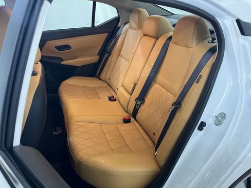 Used 2024 Nissan Sentra SV w/ SV Premium Package image 20