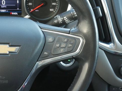 Used 2020 Chevrolet Equinox LT w/ Driver Convenience Package image 17