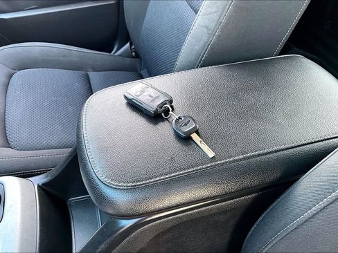 Used 2022 Chevrolet Colorado LT w/ Fleet Safety Package RWD image 10