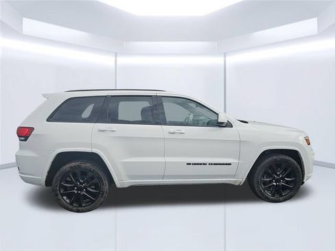 Used 2022 Jeep Grand Cherokee Laredo X AWD/4WD image 6