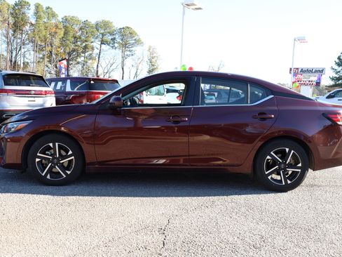 Used 2024 Nissan Sentra SV image 2