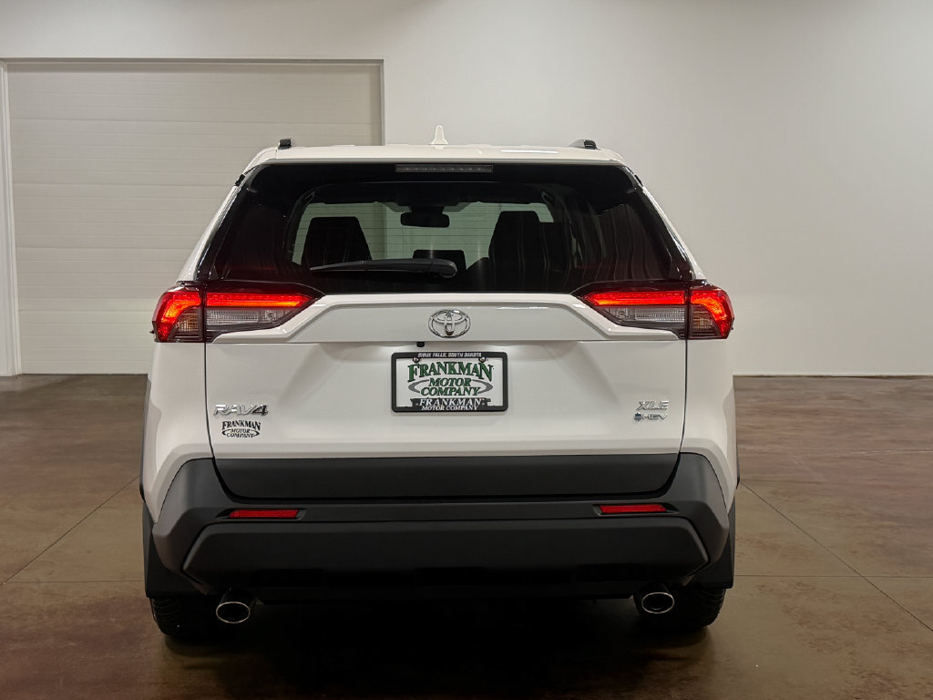 Used 2025 Toyota RAV4 XLE AWD/4WD image 25