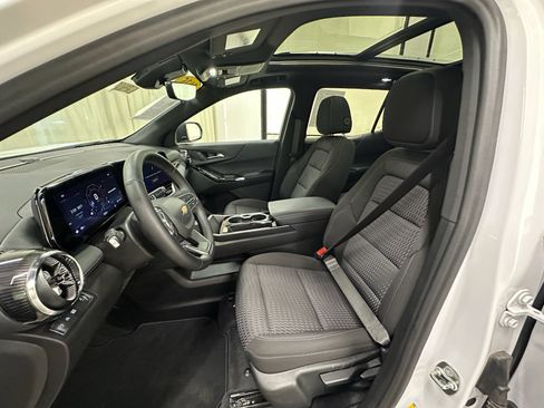 Certified 2025 Chevrolet Equinox LT w/ Safety and Technology Package FWD image 20