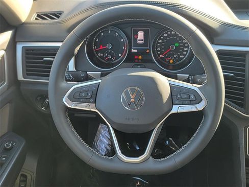 Used 2021 Volkswagen Atlas SE image 19