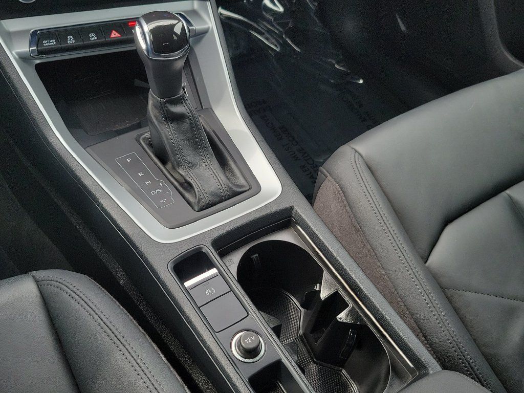 Used 2020 Audi Q3 2.0T Premium Plus AWD/4WD image 15