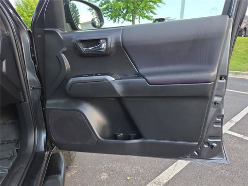 Used 2023 Toyota Tacoma TRD Sport AWD/4WD image 26