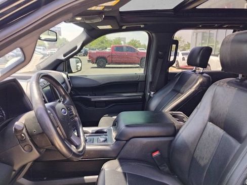 Used 2020 Ford Expedition Max XLT w/ Equipment Group 202A AWD/4WD image 16
