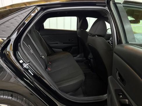 Used 2025 Hyundai Elantra Sport FWD image 12