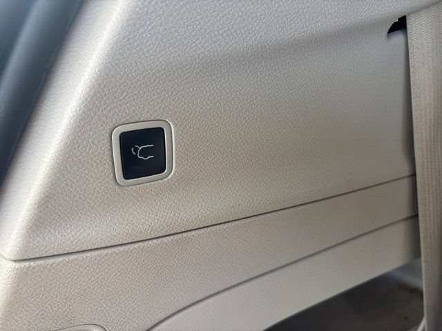 Certified 2023 Chrysler Pacifica Touring-L AWD/4WD image 6