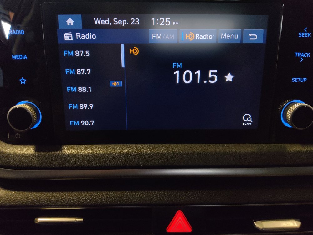 Used 2023 Hyundai Sonata SE w/ Preferred Accessory Package FWD image 25