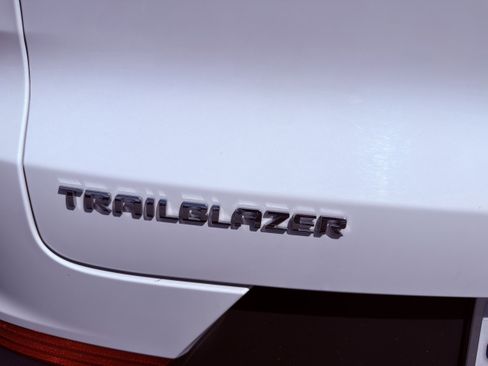 Used 2022 Chevrolet TrailBlazer LS FWD image 37