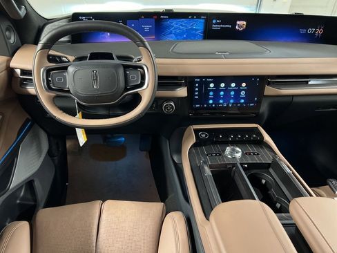 New 2026 Lincoln Navigator Black Label AWD/4WD image 8