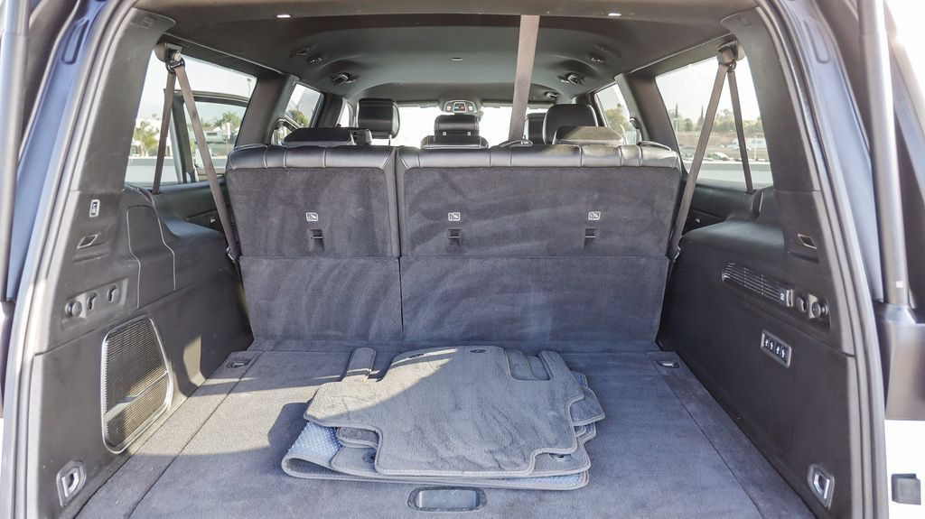 Used 2024 Jeep Wagoneer L Series II w/ Flexible Seating Group AWD/4WD image 31