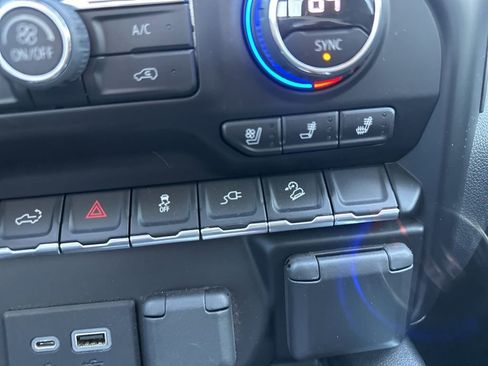 Used 2022 Chevrolet Silverado 1500 LTZ image 23