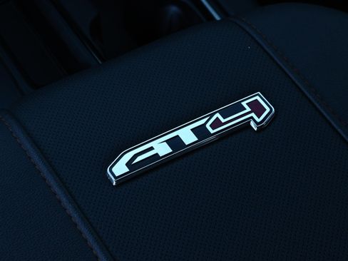 Used 2025 GMC Sierra 2500 AT4 w/ AT4 Premium Plus Package image 29