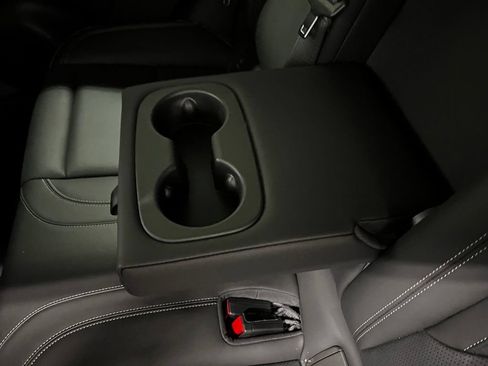 Used 2023 Buick Envision Essence AWD/4WD image 34
