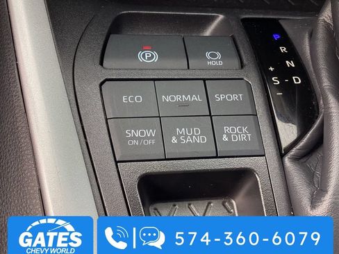 Used 2025 Toyota RAV4 XLE AWD/4WD image 29