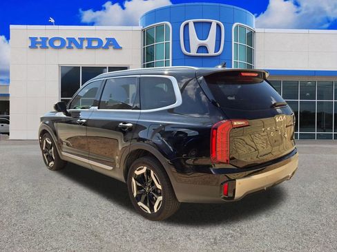 Used 2023 Kia Telluride S FWD image 4