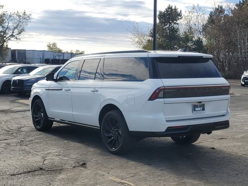 New 2025 Lincoln Navigator L Reserve w/ Jet Appearance Package image 3