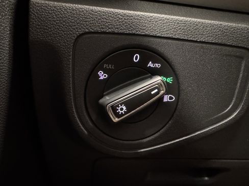 Used 2021 Volkswagen Atlas SE image 11