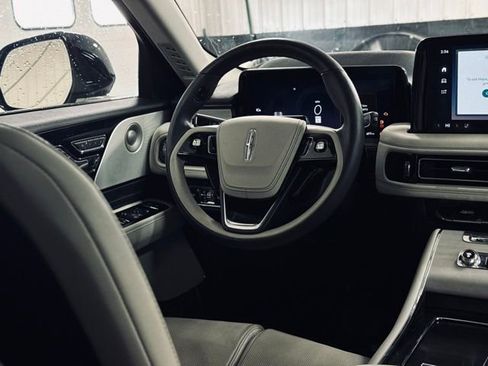 Certified 2025 Lincoln Aviator Reserve w/ Equipment Group 201A image 28