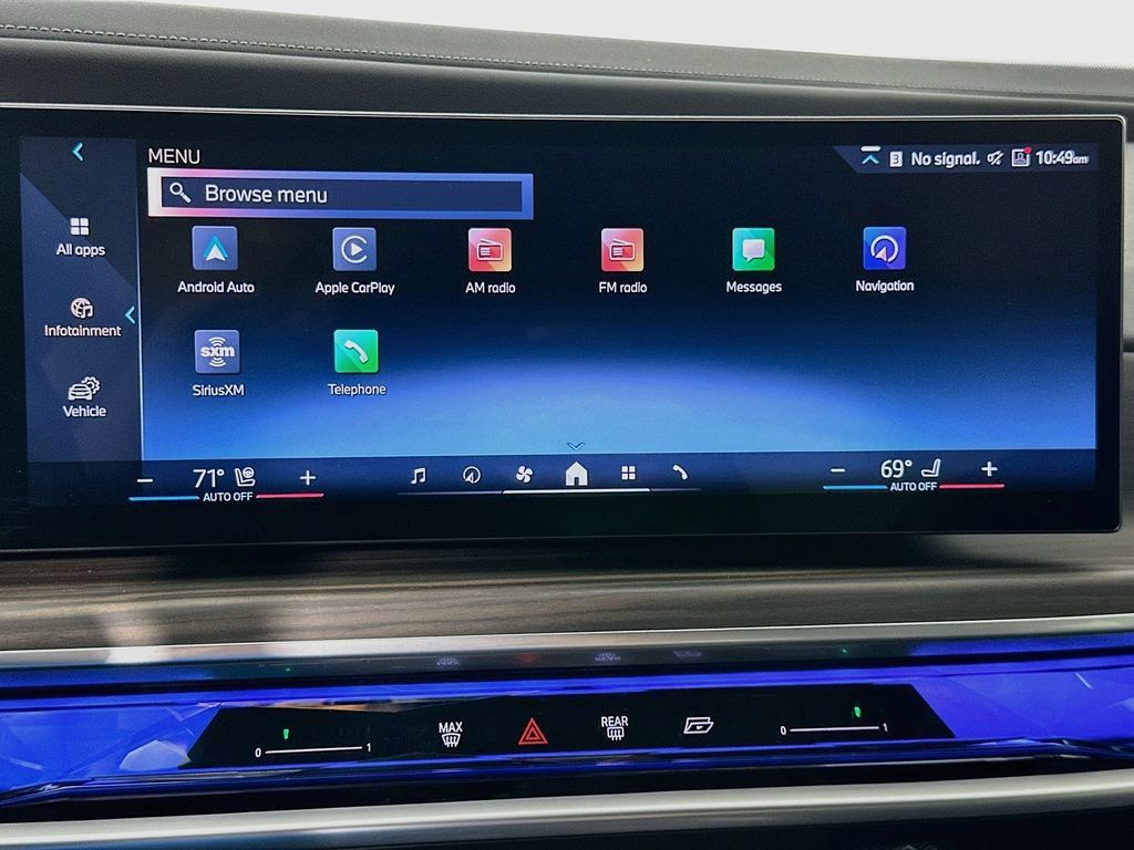 Certified 2025 BMW 740i w/ Premium Package RWD image 15