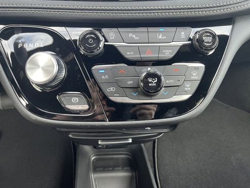 New 2026 Chrysler Pacifica Select FWD image 23
