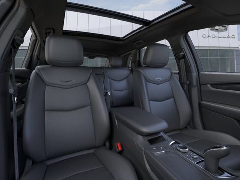 New 2026 Cadillac XT5 Sportv w/ LPO, Floor Liner Package AWD/4WD image 16