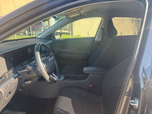 Used 2025 Hyundai Kona SEL image 24