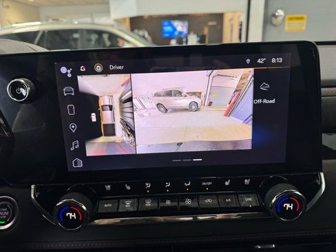 Used 2023 Chevrolet Colorado Z71 w/ Z71 Convenience Package 2 image 24