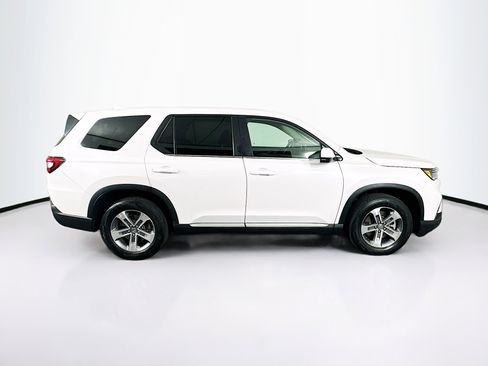 Used 2025 Honda Pilot EX-L image 10