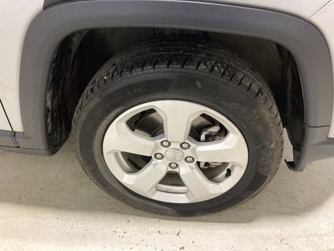 Used 2019 Jeep Compass Latitude AWD/4WD image 10