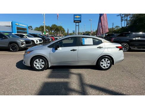 Used 2021 Nissan Versa S image 5