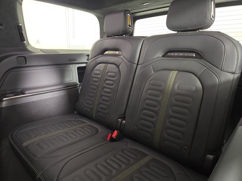 Used 2025 Rivian R1S Adventure AWD/4WD image 22