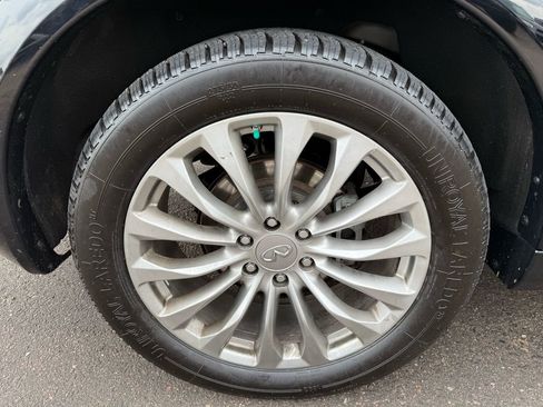 Used 2016 INFINITI QX80 Luxe w/ 22" Wheel Package image 12