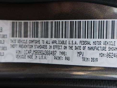 Used 2016 Jeep Cherokee Trailhawk w/ Cold Weather Group AWD/4WD image 46