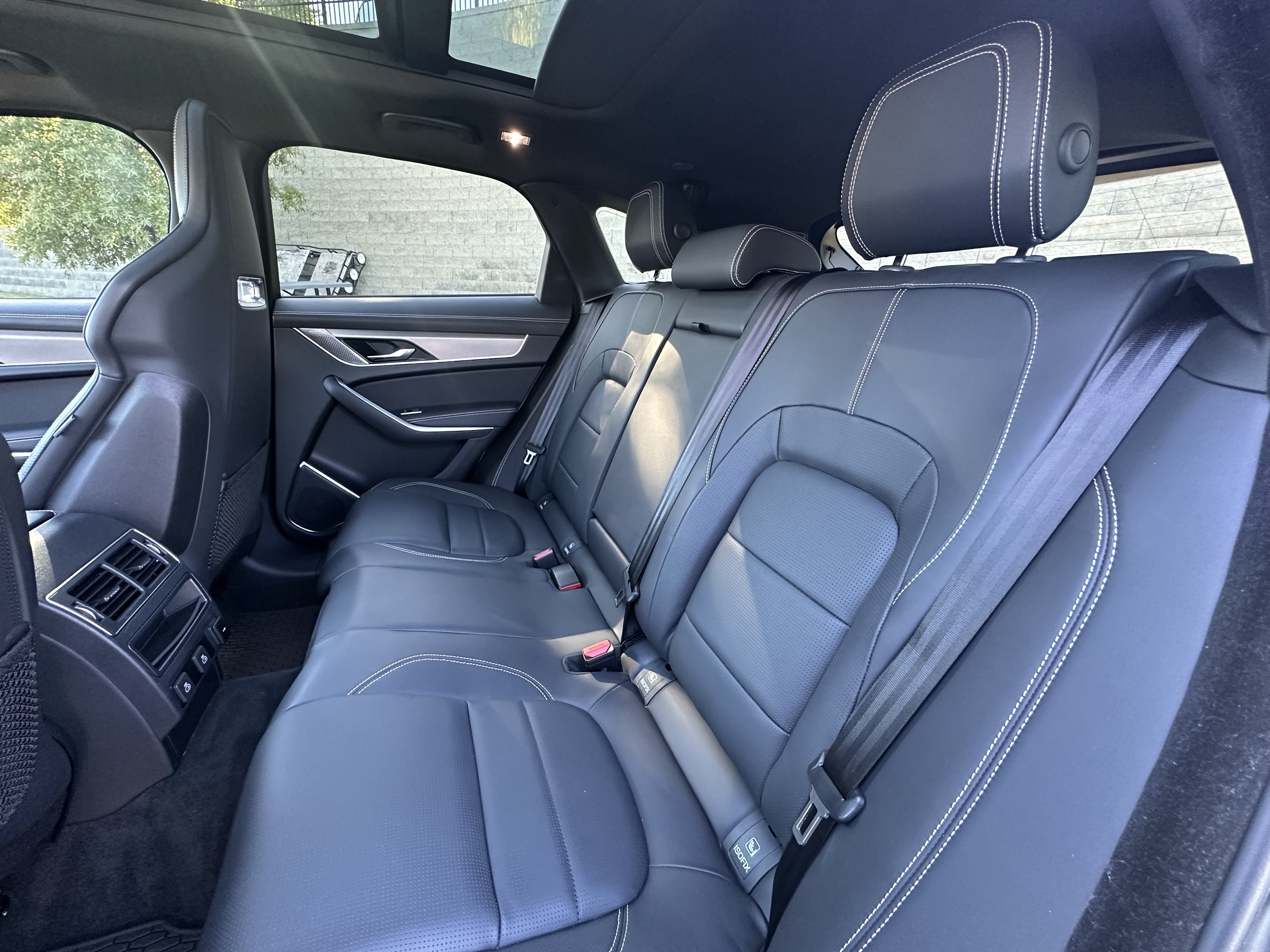 Certified 2026 Jaguar F-PACE R-Dynamic S AWD/4WD image 30