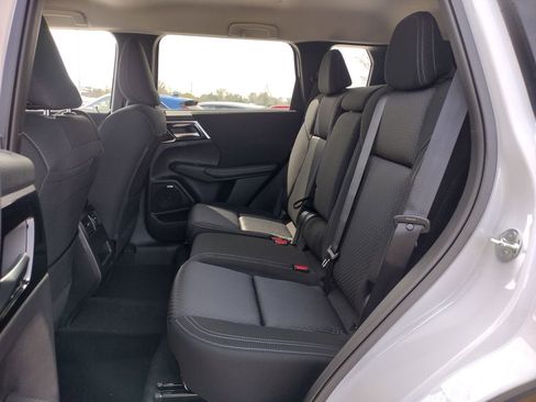 New 2026 Mitsubishi Outlander ES image 8