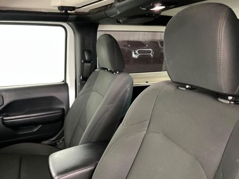 Used 2018 Jeep Wrangler Sport AWD/4WD image 16