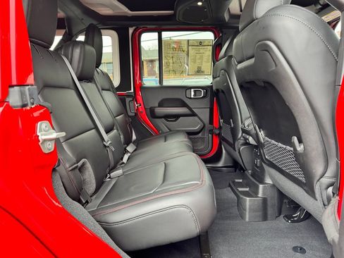 Used 2024 Jeep Wrangler Unlimited Rubicon image 12