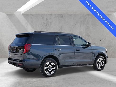 Used 2025 Ford Expedition Active image 3