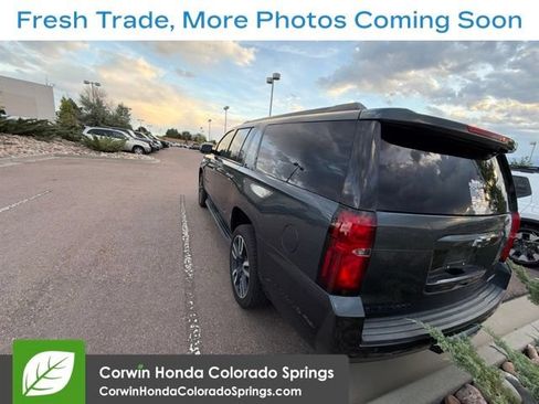 Used 2020 Chevrolet Suburban LT w/ RST Edition AWD/4WD image 5