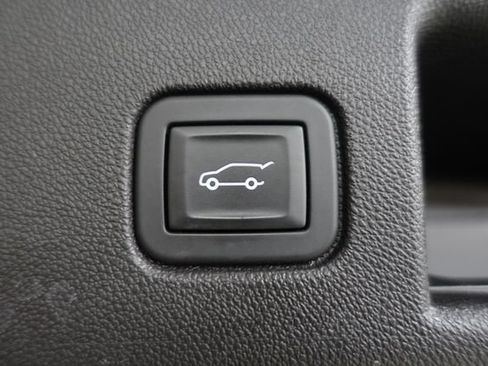 Used 2024 Chevrolet Equinox LT FWD image 21