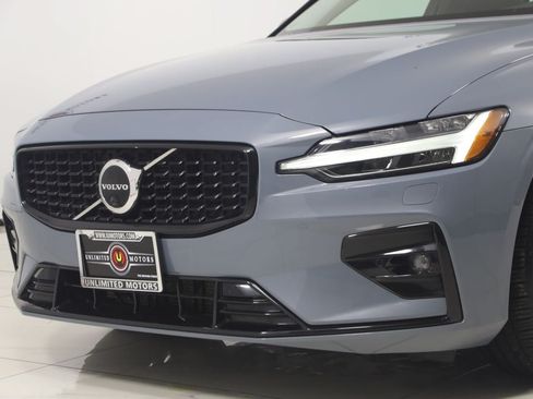Used 2023 Volvo S60 B5 Plus AWD/4WD image 51