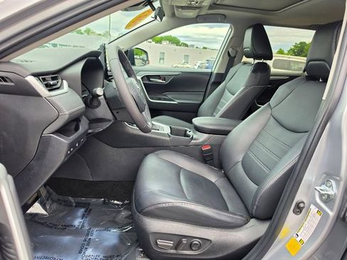 Used 2023 Toyota RAV4 XLE Premium AWD/4WD image 21