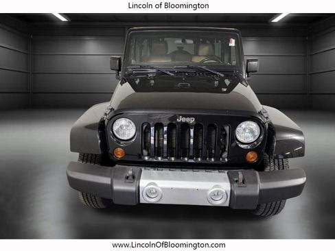 Used 2012 Jeep Wrangler Unlimited Sahara w/ Connectivity Group image 10